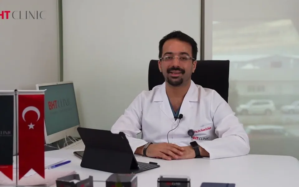 Dr. Hasan Burak İşleyen sanal anjiyoyu anlatırken